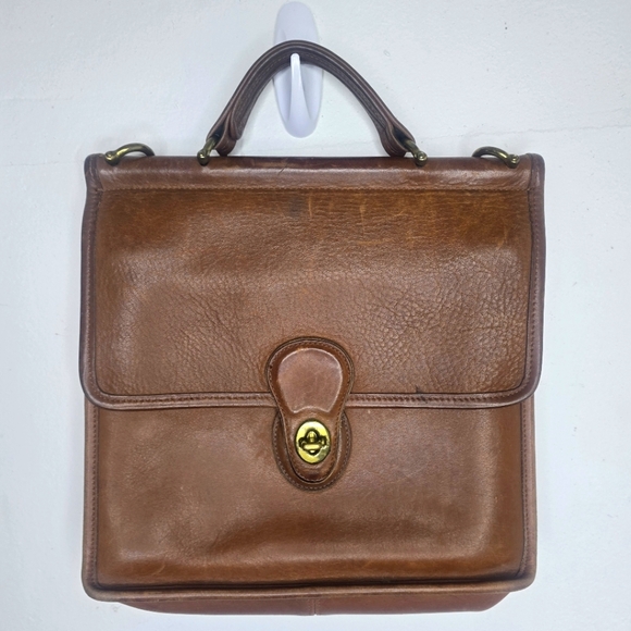 Coach Handbags - Vintage 90's Coach British Tan Leather Willis Bag \ Missing Shoulder Strap